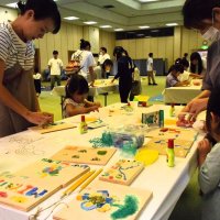 アート体験で海身近に　旭　親子ら生き物、風景描く