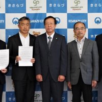 新庁舎、駅周辺に整備を　木更津　事業再検討で区長ら要望