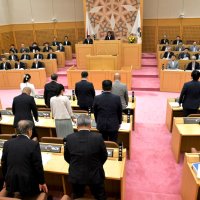 成田市議会　報酬差し止め条例成立　勾留など拘束期間対象　星野市議逮捕受け