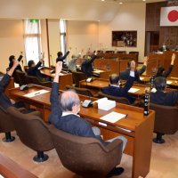 ＜女性職員に暴行し罰金＞長生村議・東間氏が議員辞職　３度の勧告後、副議長も　村長「遅すぎた」　一連の問題で苦情数百件