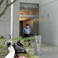 市川マンション切断遺体、容疑者の母と判明　窒息死の疑い　殺人容疑でも捜査