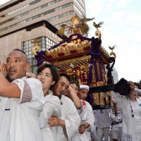 千葉神社　妙見大祭が開幕　４年ぶり大みこし、おはやし・かけ声も復活