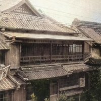 昭和初期の頃に撮影されたとみられる鈴木屋旅館の外観（鈴木さん提供）
