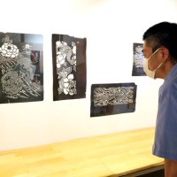 彫り職人の技、細部から感じて　いすみで「伊勢型紙」企画展　バラエティー豊かな８０枚並ぶ