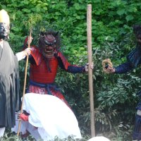 「鬼来迎」４年ぶり観衆魅了　横芝光・虫生地区　重文の仏教仮面劇　地獄再現、８００年受け継ぐ