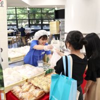 障害者の手作りパン提供　オープンキャンパスで　明海大