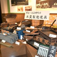 米屋の総本店に併設されている成田羊羹（ようかん）資料館に展示される明治・大正時代のようかん製造器具