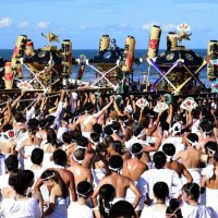 神輿集結、駆け抜ける　４年ぶり上総十二社祭り　五輪会場の一宮・釣ケ崎海岸
