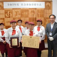 おばあちゃんピザ店に「社会参加章」　平均年齢７８・７歳、山武市蓮沼の「ＢａＢａ（ババ）ピザ」　内閣府