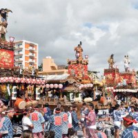 北条地区の各町から集まった山車と「お船」＝館山市