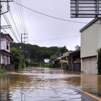 進路西へ「軽く済むと…」　１９年豪雨で設置の止水板破損　続く出水期、対策急務　台風１３号　浸水被害の長柄町民