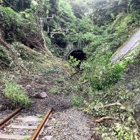 千葉県内、９日も交通網乱れ続く　ＪＲ外房、内房線で土砂崩れ　１０日も一部運休　台風１３号【追記あり】