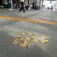 ディズニーの“玄関口”、改修へＣＦ　ＪＲ舞浜駅南口デッキ老朽化　ふるさと納税活用、寄付者はタイルに名前　浦安市