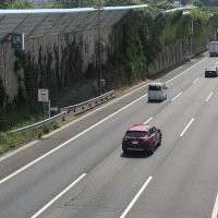 【速報】路肩停車中のトラックにトレーラー追突、炎上　習志野の東関道、一時通行止め