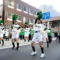 専大松戸「幻の応援」披露　吹奏楽とチア　台風で新幹線止まり、甲子園に到着できず　松戸駅前、市民惜しみない拍手