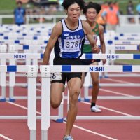 男子１１０メートル障害決勝　県中学新と大会新の１４秒１３で優勝した四街道北の後藤大樹
