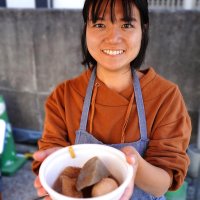 勝浦朝市で人と向き合う　移住きっかけにおでんブース出店　富永優子さん（３０）【ひと模様】