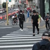 秋の服装選び慎重に　千葉県内７７％「失敗経験」　朝晩と昼間気温差大／今年は異例夏日続き　予想確認、上着準備を　ウェザーニューズ調査