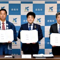 学校跡地で大工職人育成　旧府馬小　香取市、建設・建築会社と契約　カフェや障害者就労支援も