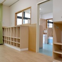 子どもたちが集まる部屋はトイレと直結している