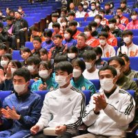 開会式に臨んだ千葉代表校の選手たち
