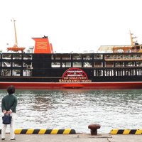 富津にペリー再来？　東京湾フェリー　黒船ラッピング運航
