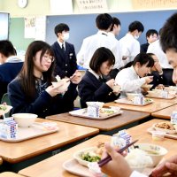 多古の味覚召し上がれ　地元高校生が給食メニュー考案　授業で育てたコメ、野菜も