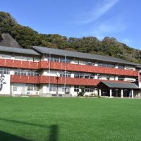４月に開校した「成美学園高校」＝勝浦市
