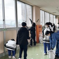 閉校施設　開所備え清掃　新名称はグーシュ府馬　香取・旧府馬小