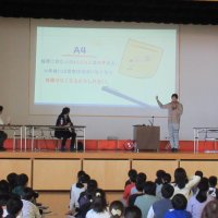 新聞読んで課題意識も　香取市立佐原小学校　【ＮＩＥ報告　千葉県内実践校の取り組み】