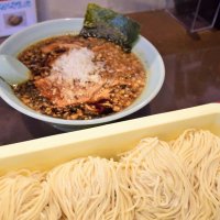 こだわりの麺を使った背脂入り竹岡式らーめん
