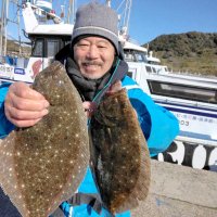飯岡沖で釣り上げたヒラメ（写真は「隆正丸」提供）
