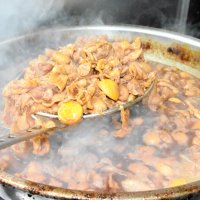 石渡チキンストアーのモツ煮