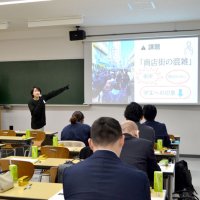 地域活性　自由な発想で　習志野・日大生が提案　ｅスポ交流や商店街混雑解消策