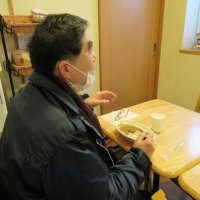 カレーを食べに訪れた男性
