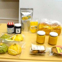 学生が農産物を使って開発したパンやタルト、ペーストなどの食品
