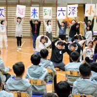 睦沢に台湾児童が教育旅行　国際交流の花咲かす　睦沢小６年生、ダンスや和太鼓で歓迎　コロナ禍後初の受け入れ
