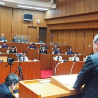 八街市模擬議会　小中高生が堂々質問
