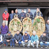 大わらじ作り厄よけ　「大男いるぞ」と誇示由来　富津・関尻地区で「綱つり」