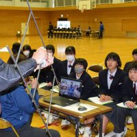 地元産業“再発見”　白子中生　町内企業の仕事学ぶ