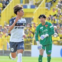 ちばぎんカップ　ジェフ千葉２連覇、柏レイソルに２─１
