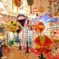 華やかに御宿彩る、つるし雛　町巡りイベント２３日開幕　えとにちなんだ竜の大作も