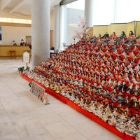 十段飾りひな人形７００体　サンライズ九十九里　５年ぶり開催、３月３日まで　御宿つるし雛も