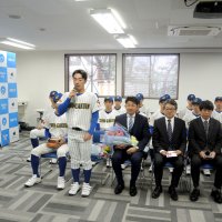 中村主将「一戦必勝で全力」　センバツへ　中央学院、我孫子市で決意
