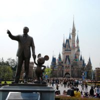 「脱舞浜」の難題に挑む　少子化、海外パークが逆風　【解けない魔法　東京ディズニーリゾート３０周年】（１０）リゾートの将来像　（２０１３年４月１９日付千葉日報）