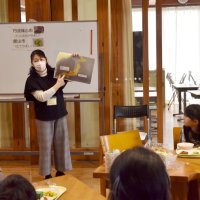 学校給食センター職員が丹波篠山市の情報も児童に紹介