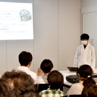 骨の化石化に成功！！　柏の科学館小中学生が成果発表