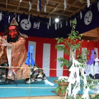 保存会によって演じられた伝統の神楽＝匝瑳市

