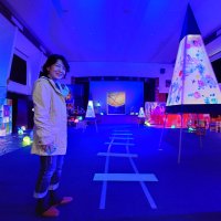 公民館が幻想的空間に　小湊鉄道と銀河鉄道融合　百年後芸術祭の演劇会場　市原