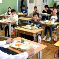 郷土の偉人、食べて知って　佐倉で「津田仙」給食　新５千円札の梅子の父　普及させた西洋野菜たっぷり